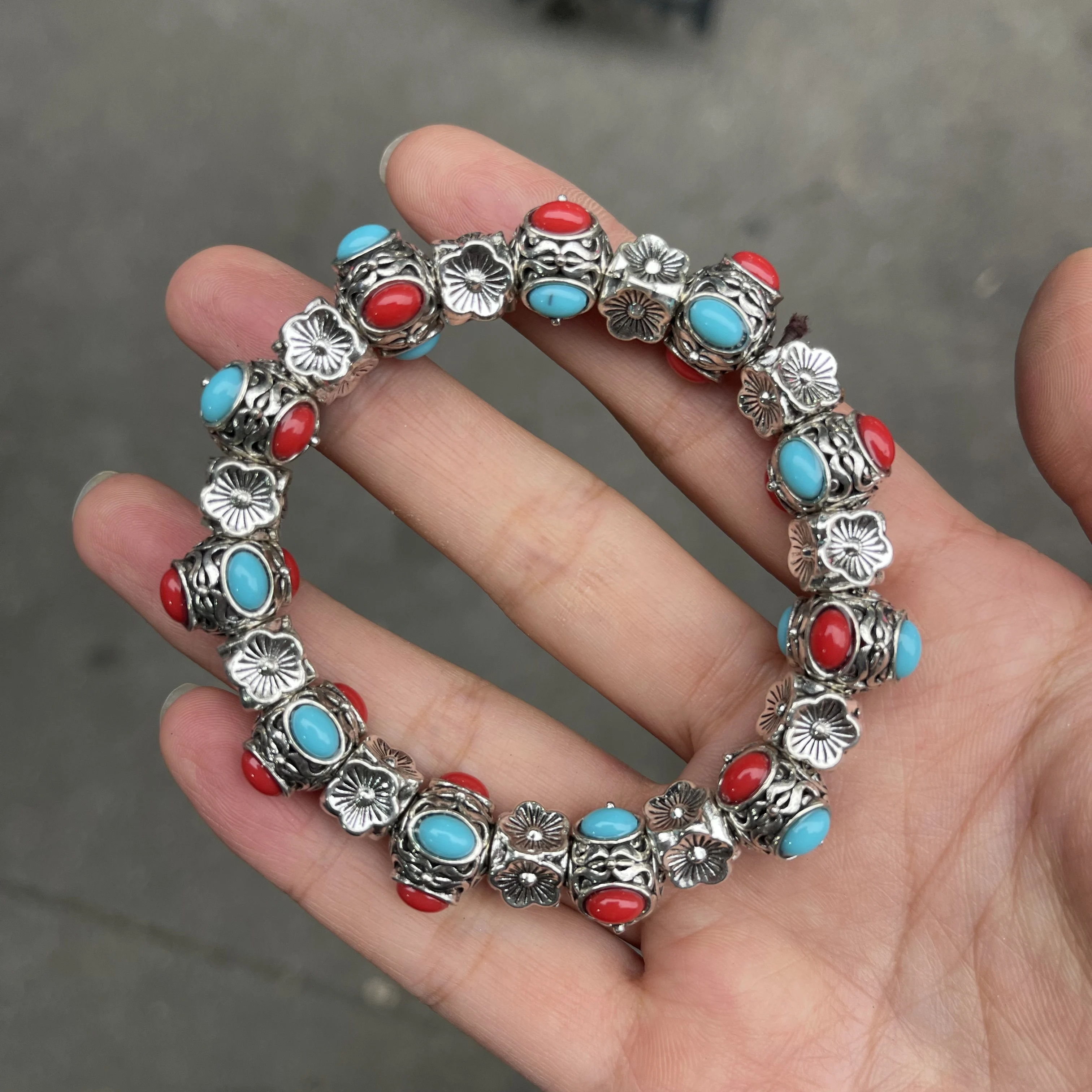 Vintage Tibetan Beaded Bracelet Antique Silver Plated Flower Beads Inlaid Imitation Turquoise Red Coral Boho Ethnic Jewelry Unis