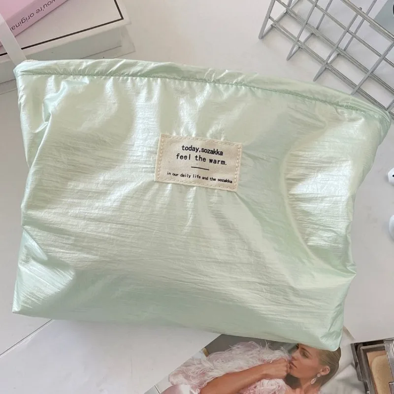 Bolsa de maquillaje plateada de gran capacidad, bolsa de aseo impermeable brillante de gran capacidad, organizador para almacenamiento de cosméticos de viaje