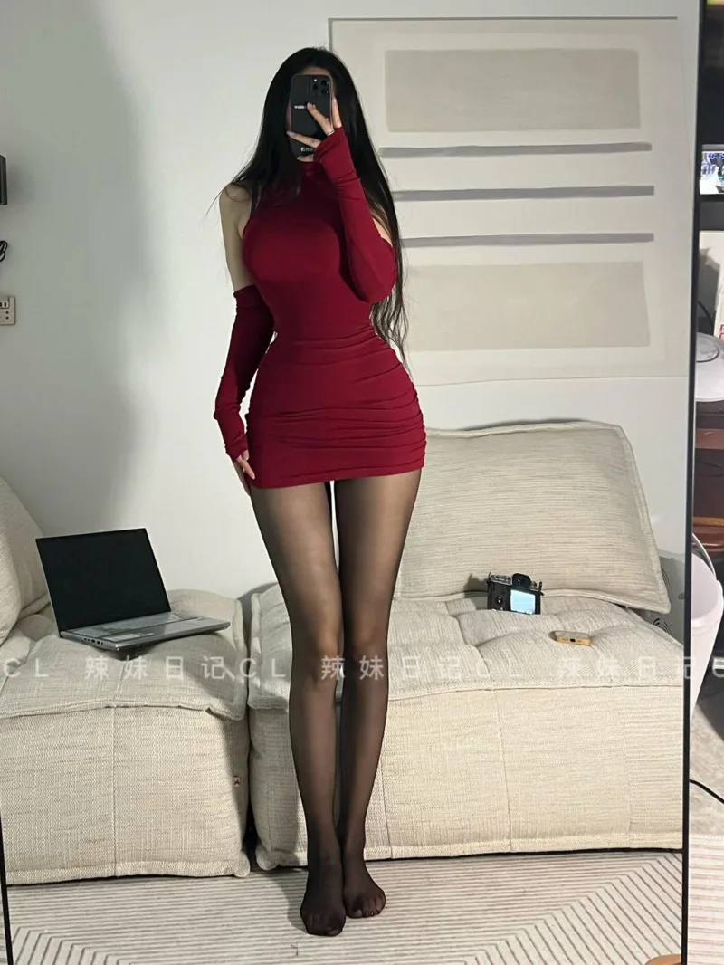 WOMENGAGA Spicy Girl Sexy High Neck Skinny Slim Pleated Sexy Mini Dress Short Girl Dresses Fashion Tops 2023 QK49