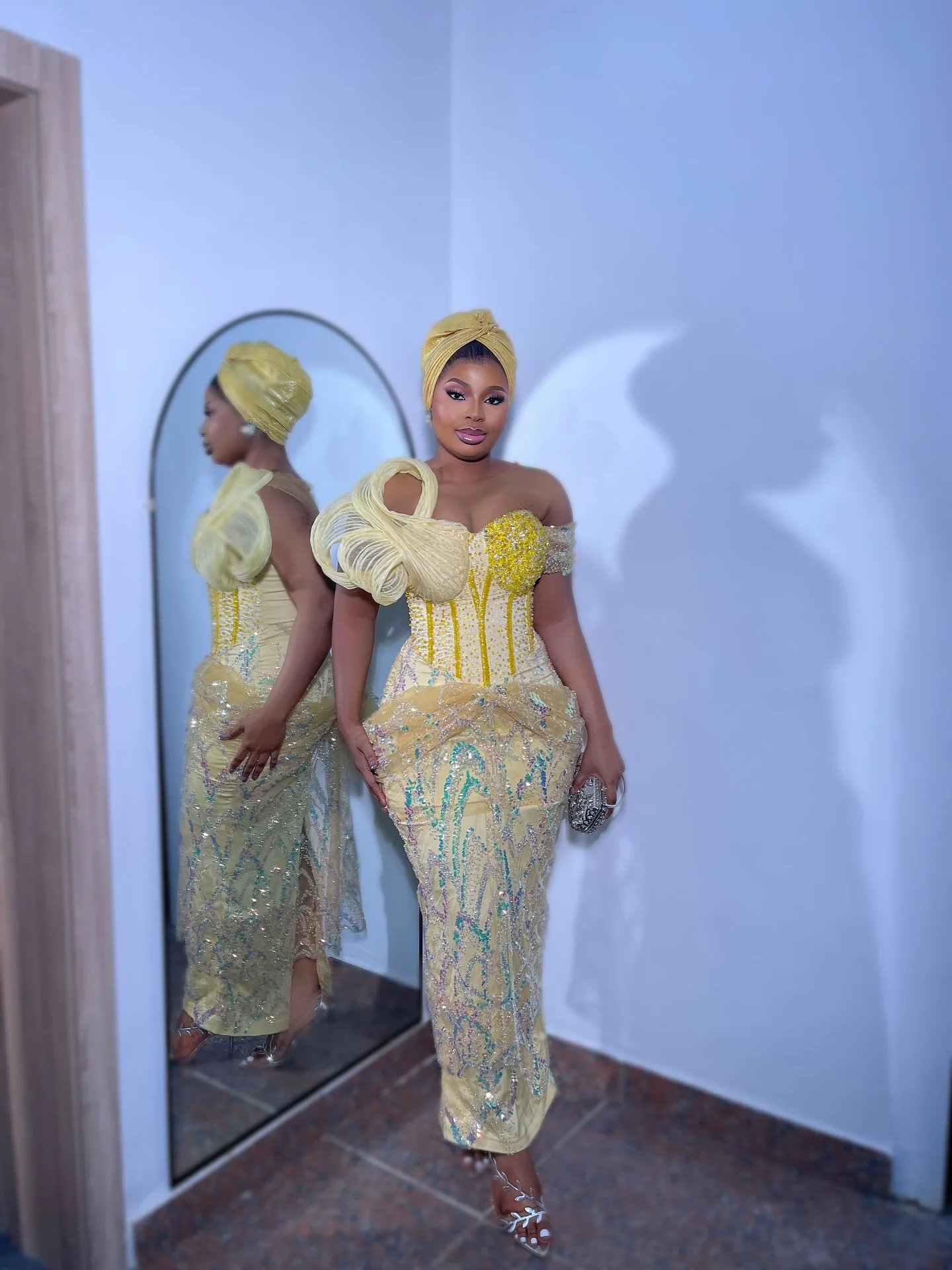 Luz amarela reta 2025 vestidos de baile frisado sheer neck tornozelo comprimento noite formal festa aniversário vestidos zj2601