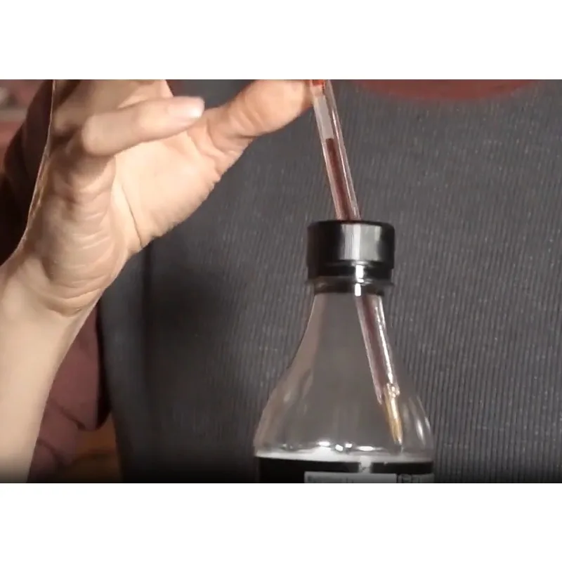 

Skycap 2.0 от Люка Дэнси Волшебный трюк — проникновение крышки от бутылки Уличный иллюзорный трюк крупным планом