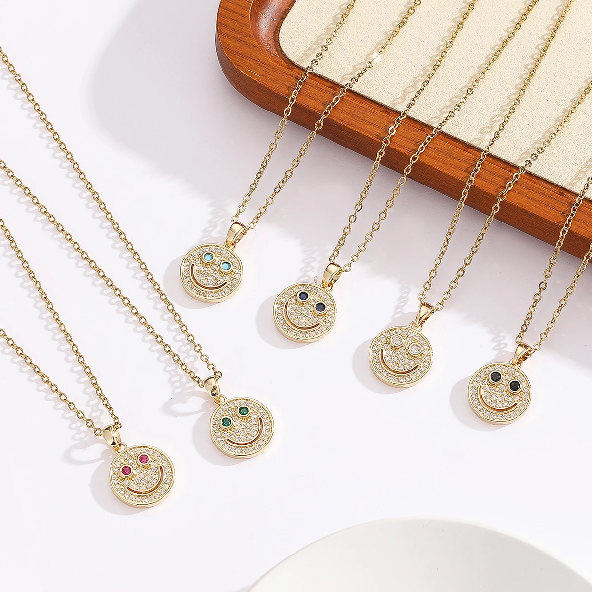 Round Smiley Face Pendant Necklace, Inlaid With Zircon, Fashionable And Simple, Jewelry For Women, Gift For Girls