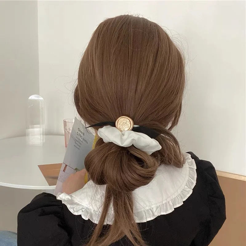 Fashion Women\'s Silk White Scrunchie Hair Ties Korean Luxury Design Ponytail Holder Elastic Rubber Hair Bands Hair Accessories