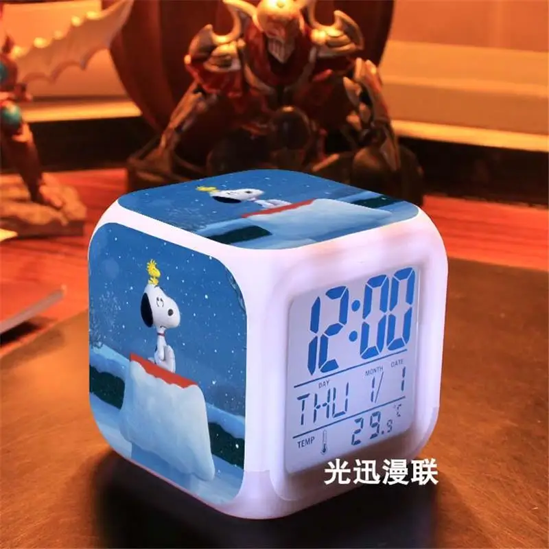 Kawaii جديد سنوبي المنبه الرجال والنساء الكرتون عنبر على مدار الساعة الرسوم المتحركة المحيطة مضيئة كتم بصوت عال السرير المنبه