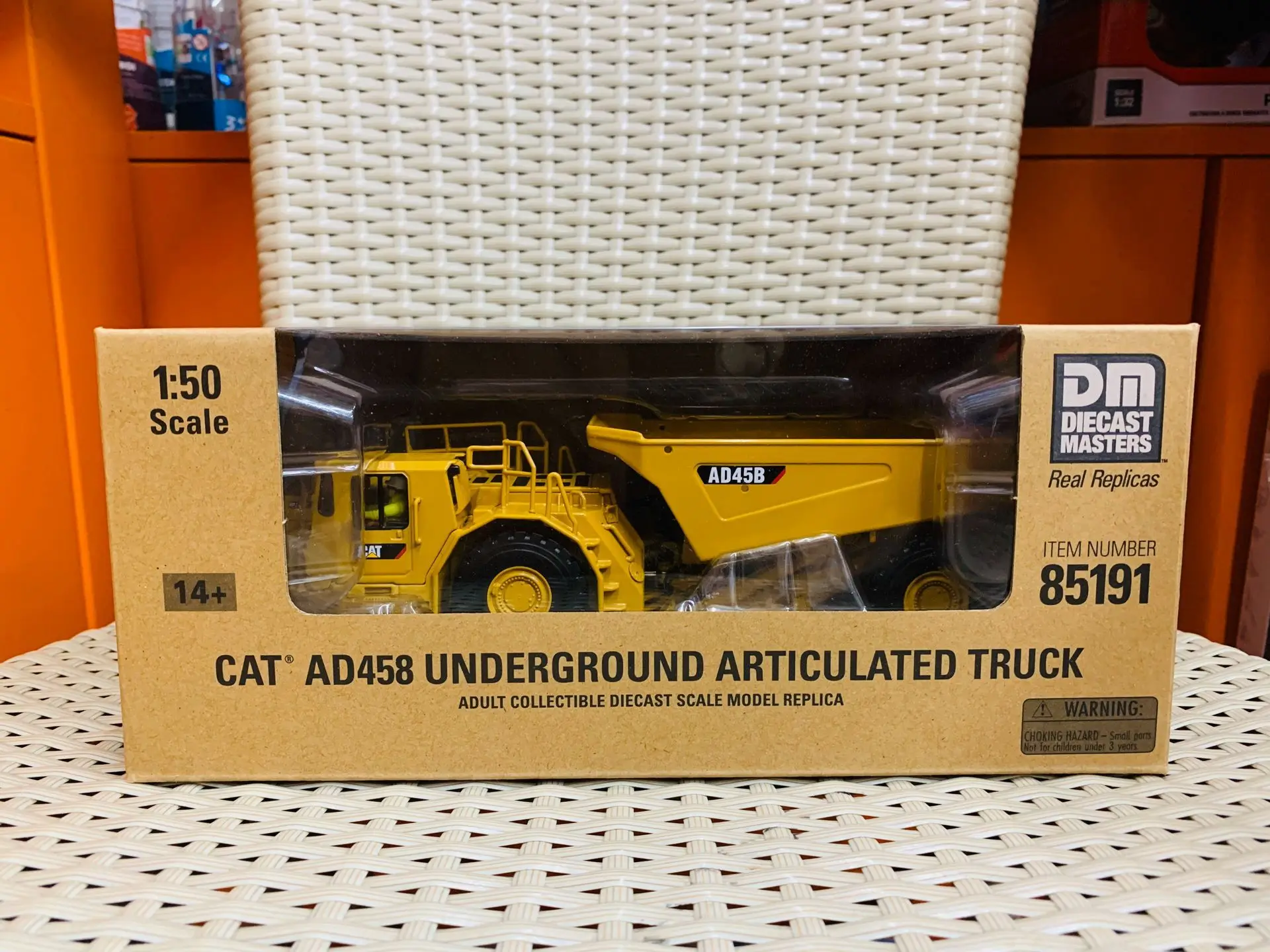 AD45B Underground Articulated Truck 1/50 Scale DieCast Masters 85191