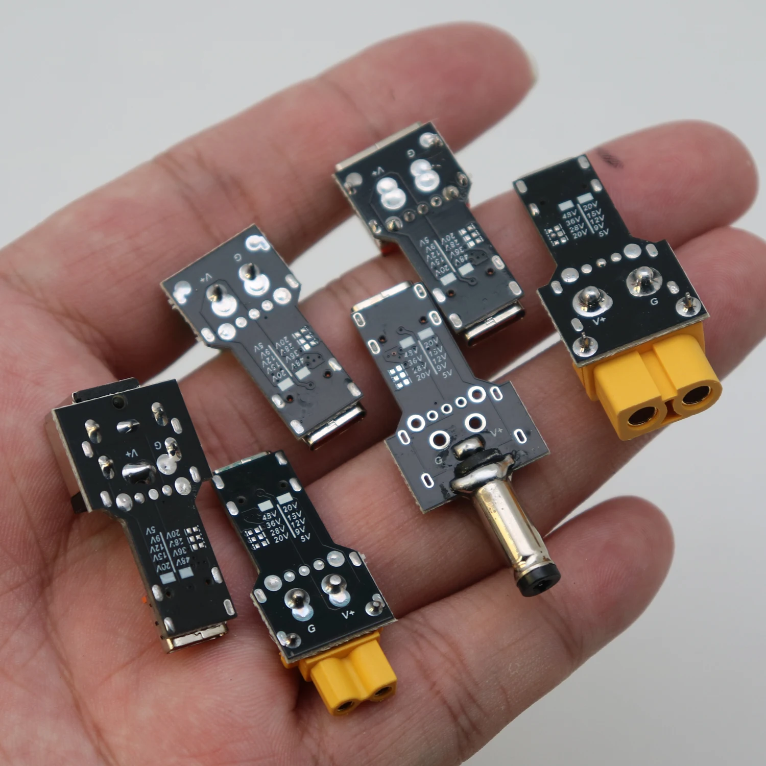 Adaptador de disparo de voltaj - Usb C Power Adapter reseña y precio