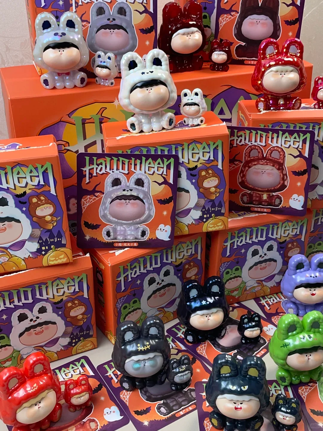 New In Stock Authentic Amaryllis Halloween And Christmas Bunny Series Blind Boxes Creative Gifts Trendy Toys Figurines Ornaments