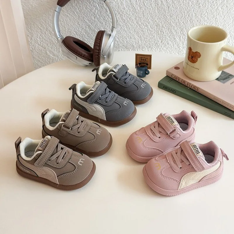 

Дизайнерские детские кроссовки 2025 года, водонепроницаемая обувь из искусственной кожи для малышей, эргономичные кроссовки для девочек, детская спортивная обувь