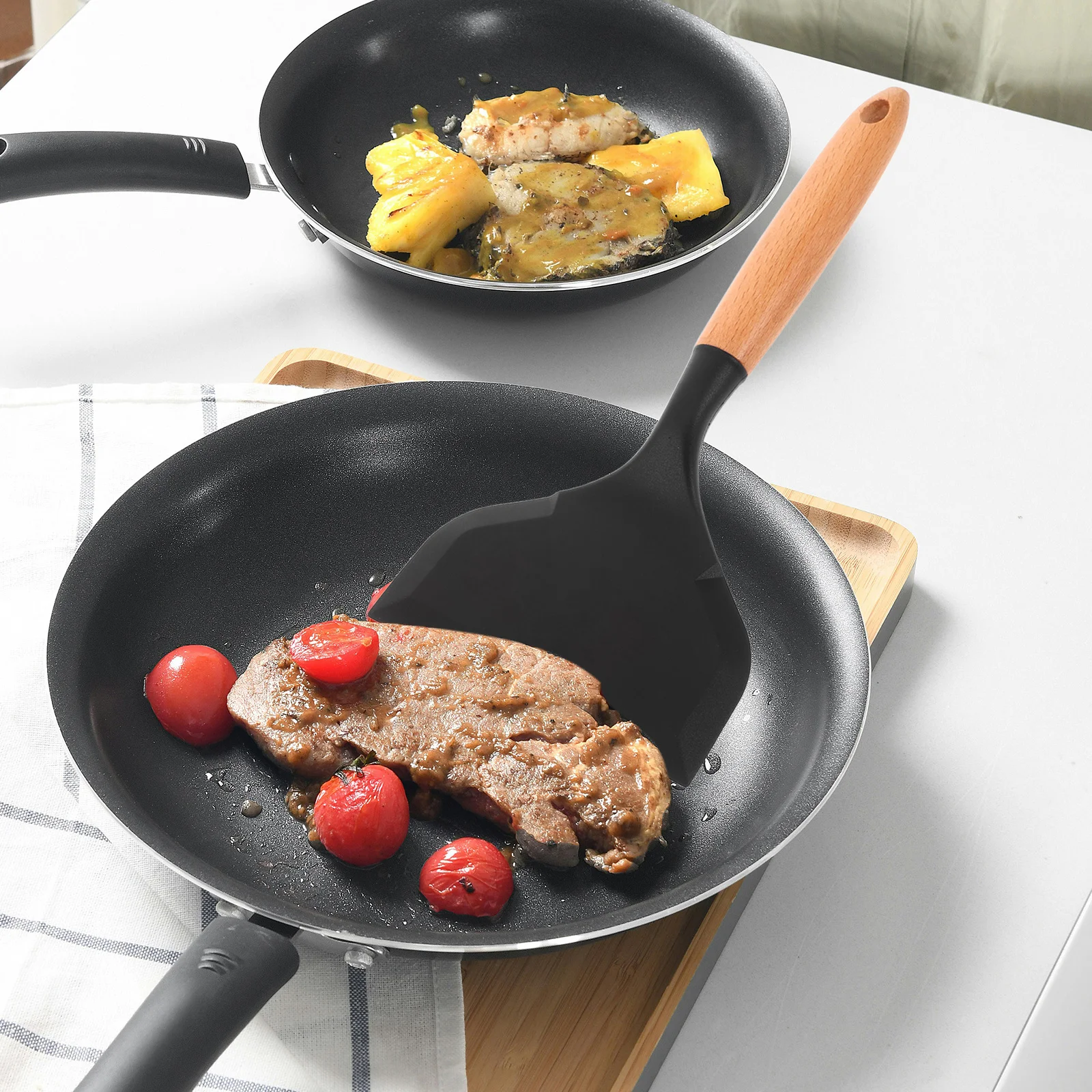 

Silicone Pancake Spatula Wooden Handle Heat Resistant Non-Stick Cooking Turner For Eggs Fish Meat Tamagoyaki Wide Edge Kitchen