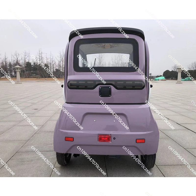 دراجة ثلاثية العجلات كهربائية مغلقة بالكامل، سيارة تعمل بالبطارية للنقل للبالغين