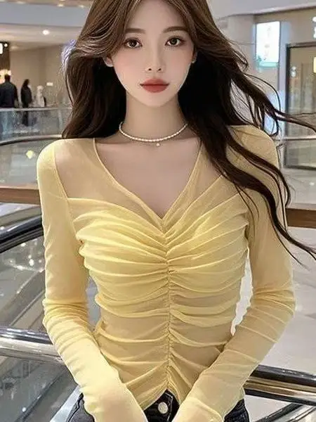 Yellow V-Neck Multi-Layer Pleated Mesh Short Shirt Fashionable Autumn Winter High-End Women's T-Shirt Commute Style Pure Color