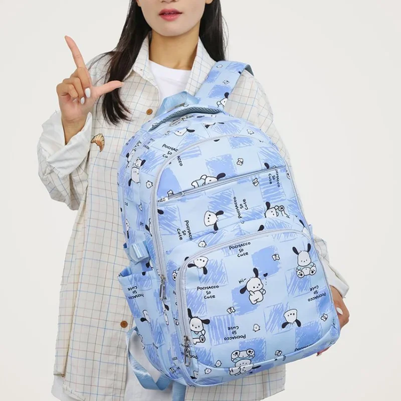 Sanrio Pacha dog cartoon animation mochila escolar simple y cómoda para estudiantes, mochila informal para reducción de carga, mochila dulce para mujer