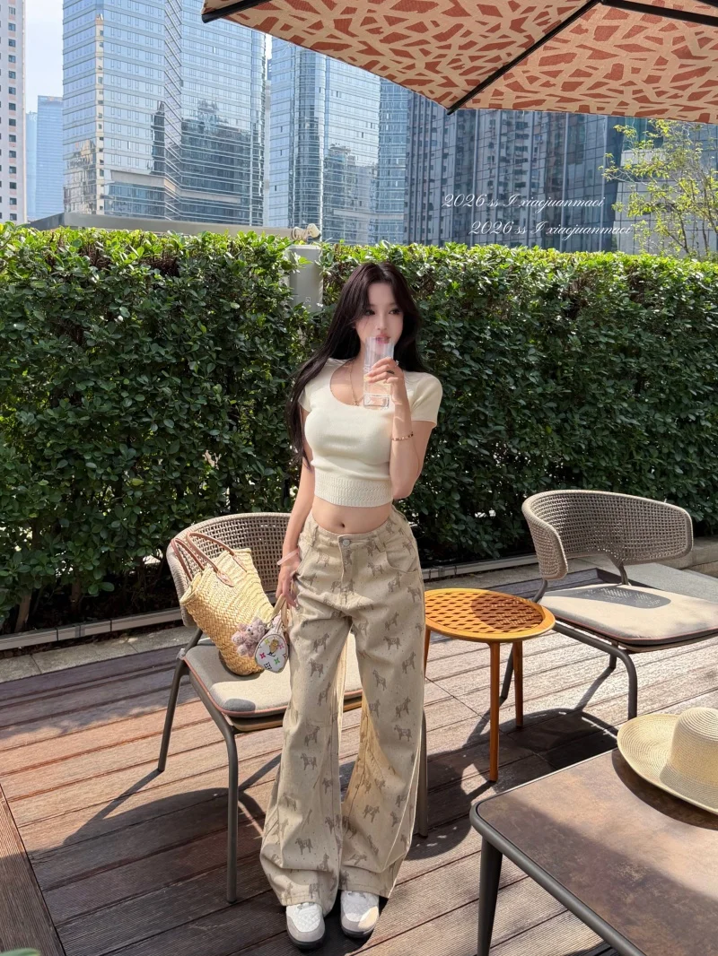 

Fashionable Short Sleeve T-Shirt And Jeans Set for Women High Waist Straight Leg Pants Summer Season Slim Fit Body Shape