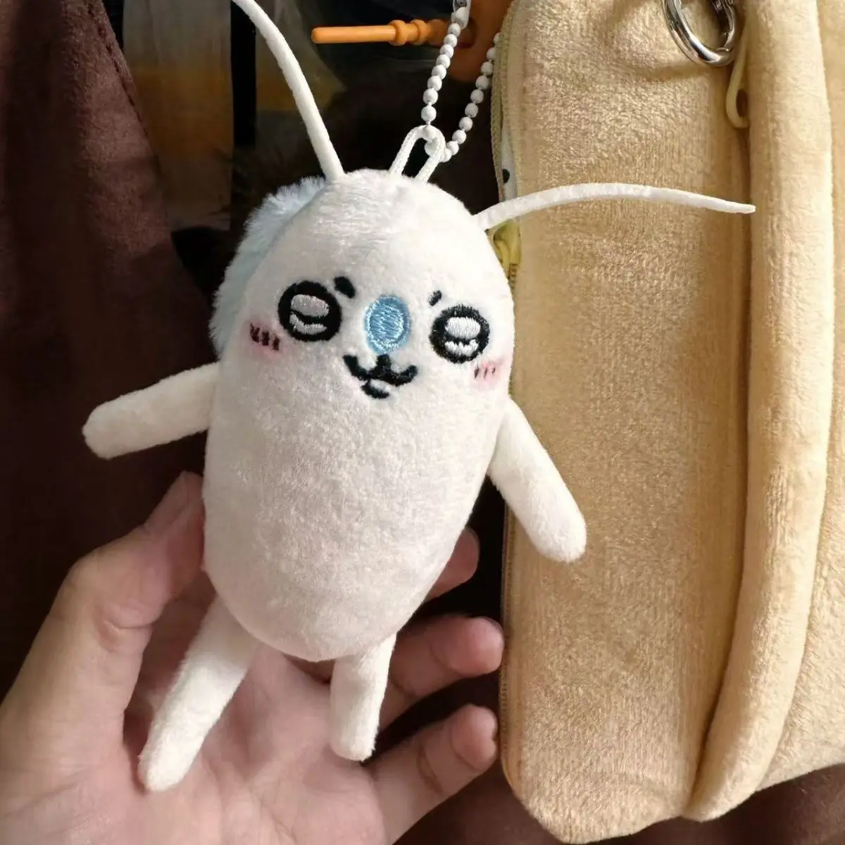 Chiikawa Momonga Kawaii Plüschtier, japanischer süßer Kakerlake-Taschenanhänger, Schlüsselanhänger, lustige Paar-Anhänger, ideales Geburtstagsgeschenk für Mädchen