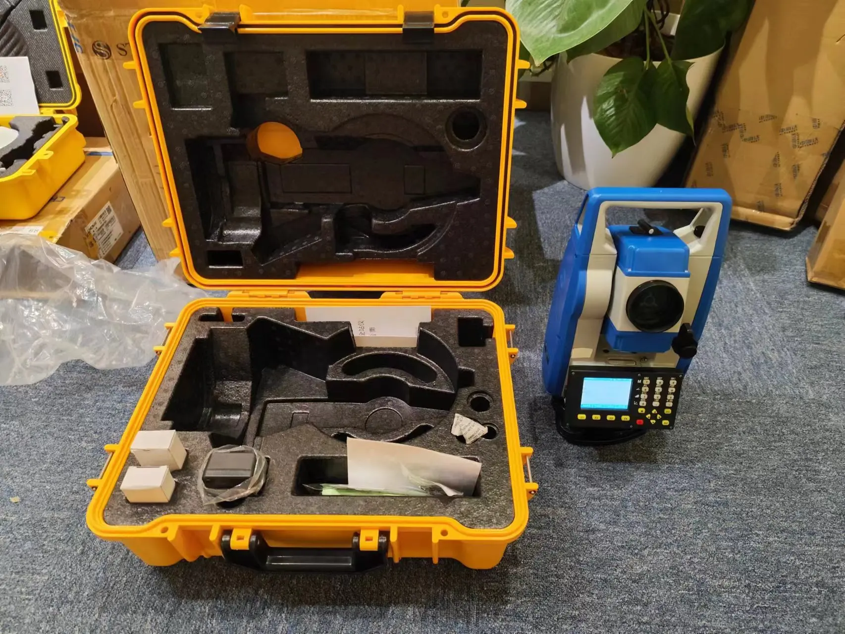 Hi Performance Stonex R3 Total Station with 800m Reflectorless Range for Land Survey