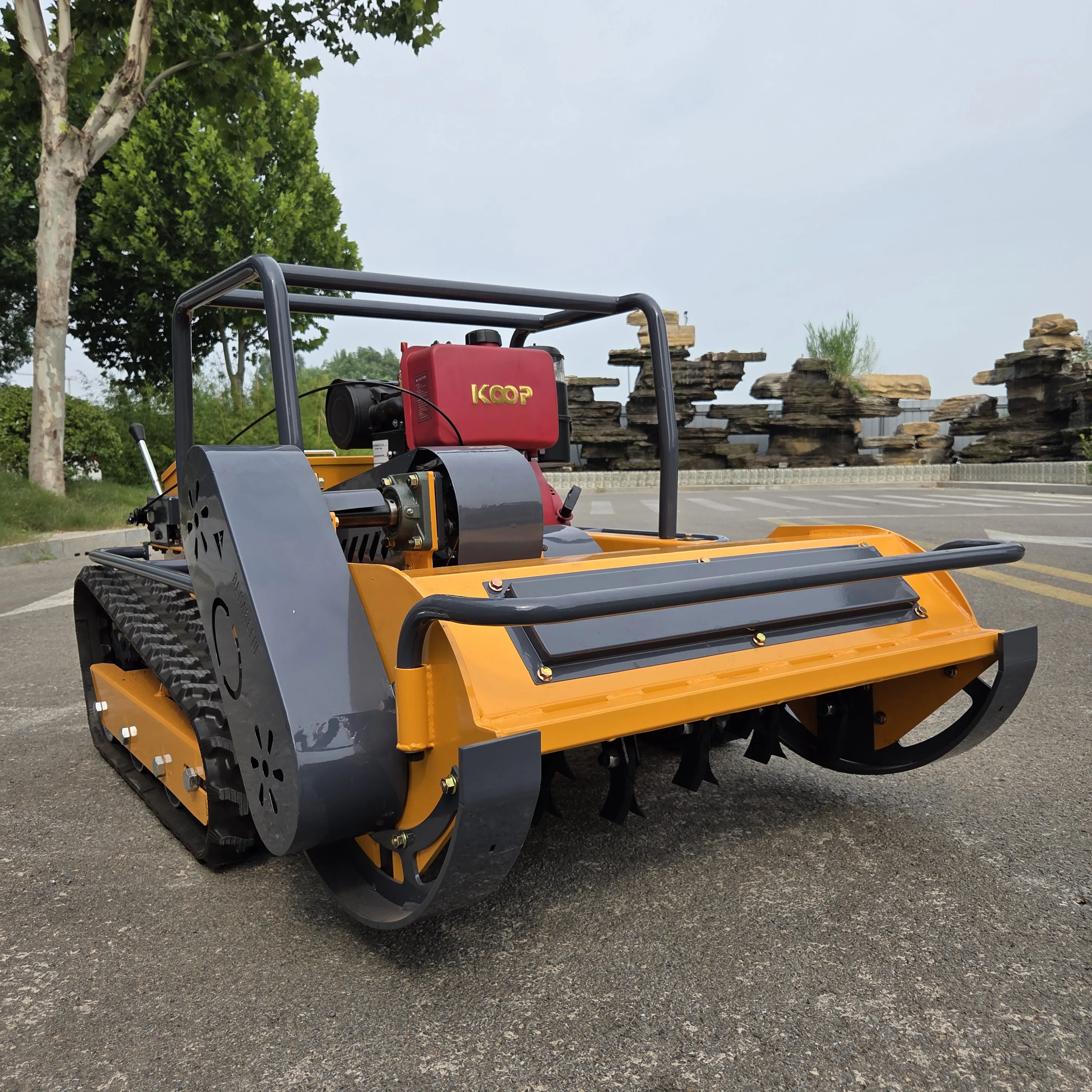 

CE EPA Diesel All-Terrain Agri-Rubber Remote-Controlled Robot Flail Mower (500mm/800mm/1000mm/1200mm)High Efficiency Lawn Mower