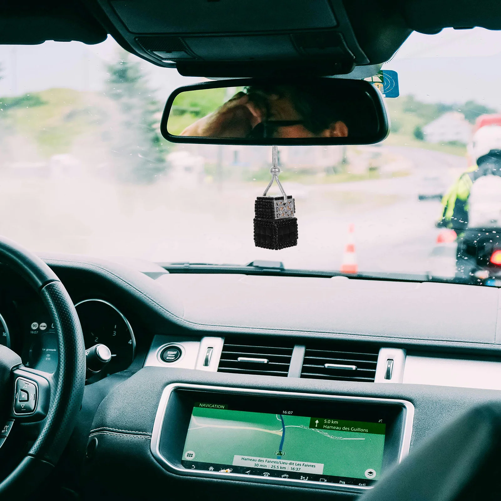 

Perfume Pendant Bling Crystal Rhinestone Diamond-Studded Aroma Diffuser For Auto Interior Rearview Mirror Universal Car