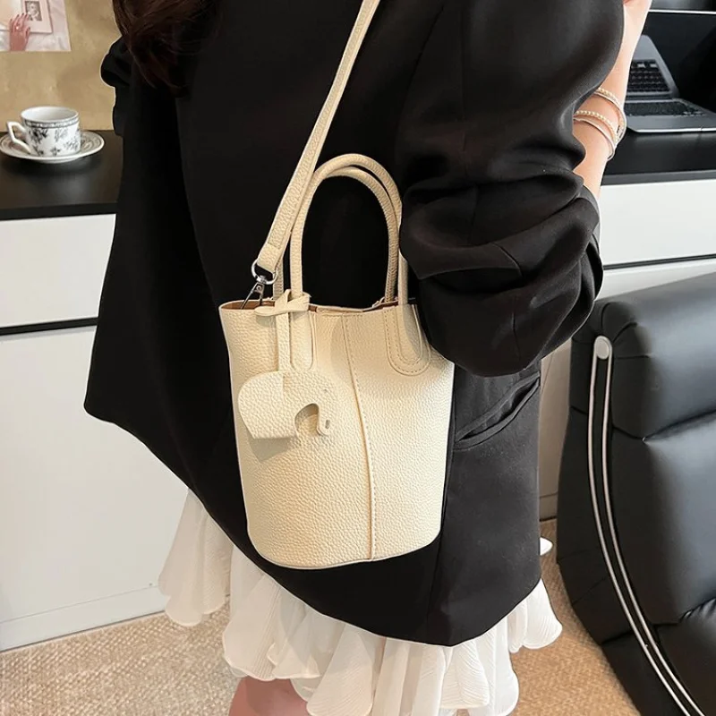 

Fashionable Ladies Hand Bags Crafted From Premium Leather Featuring Casual Simple Vintage And Paris Stylish Style