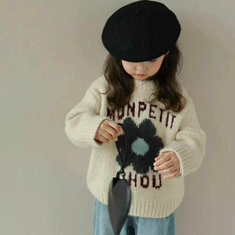 

2023 осенне-зимний свитер для девочек с цветком, мягкий пушистый бежевый вязаный пуловер с милым цветочным принтом, детский модный топ, От 2 до 7 лет