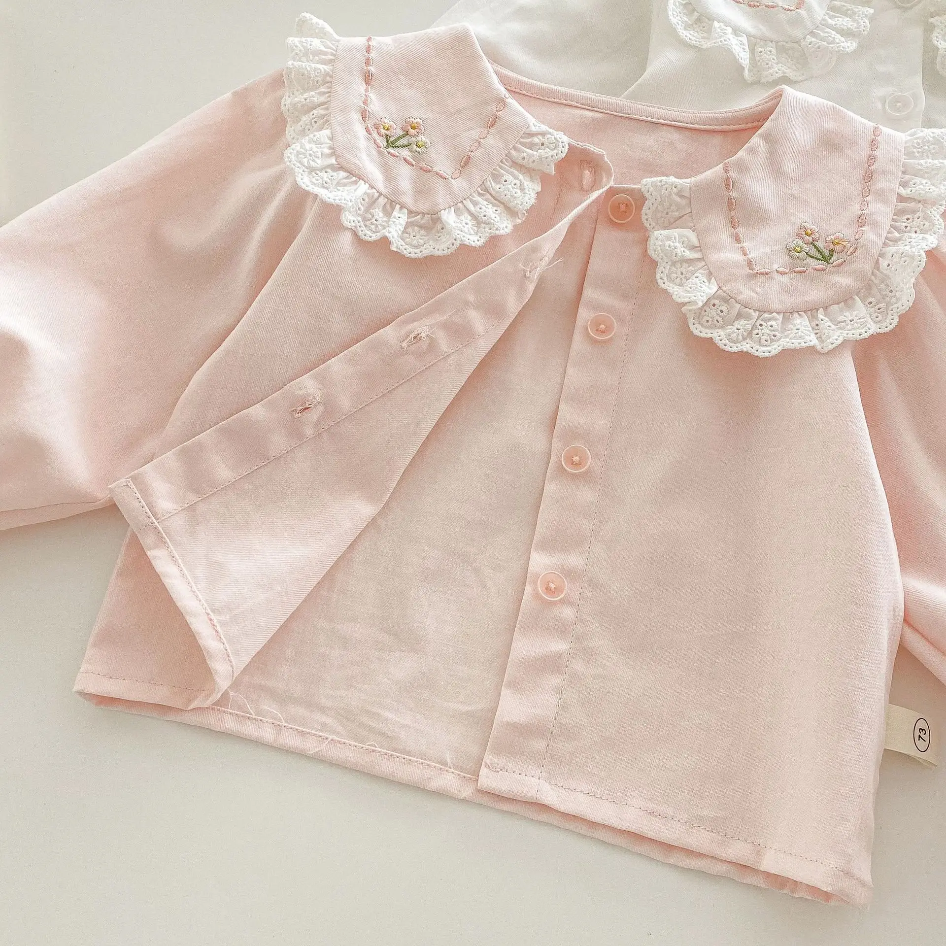 2026 Spring New Baby Girls Blouses Cotton Lace Floral Embroidery Collar Toddler Cute Blouse 0-5Year Kids Girls Cotton Shirts