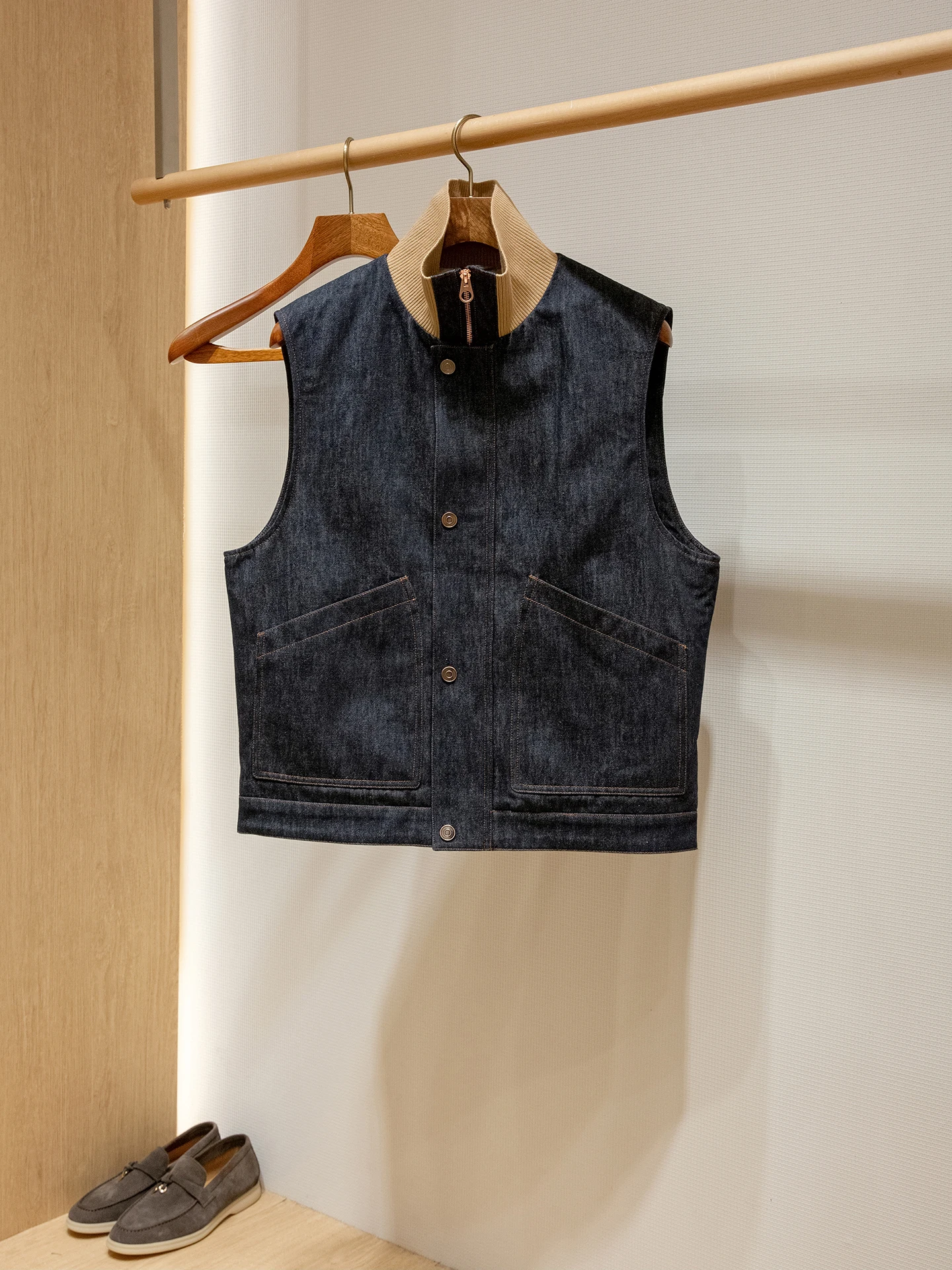 

Men's down Vest Jaet 90% White Goose down Waed Cotton Stand Collar Faion Urban Sle Zipper Closure Winter Outerwear