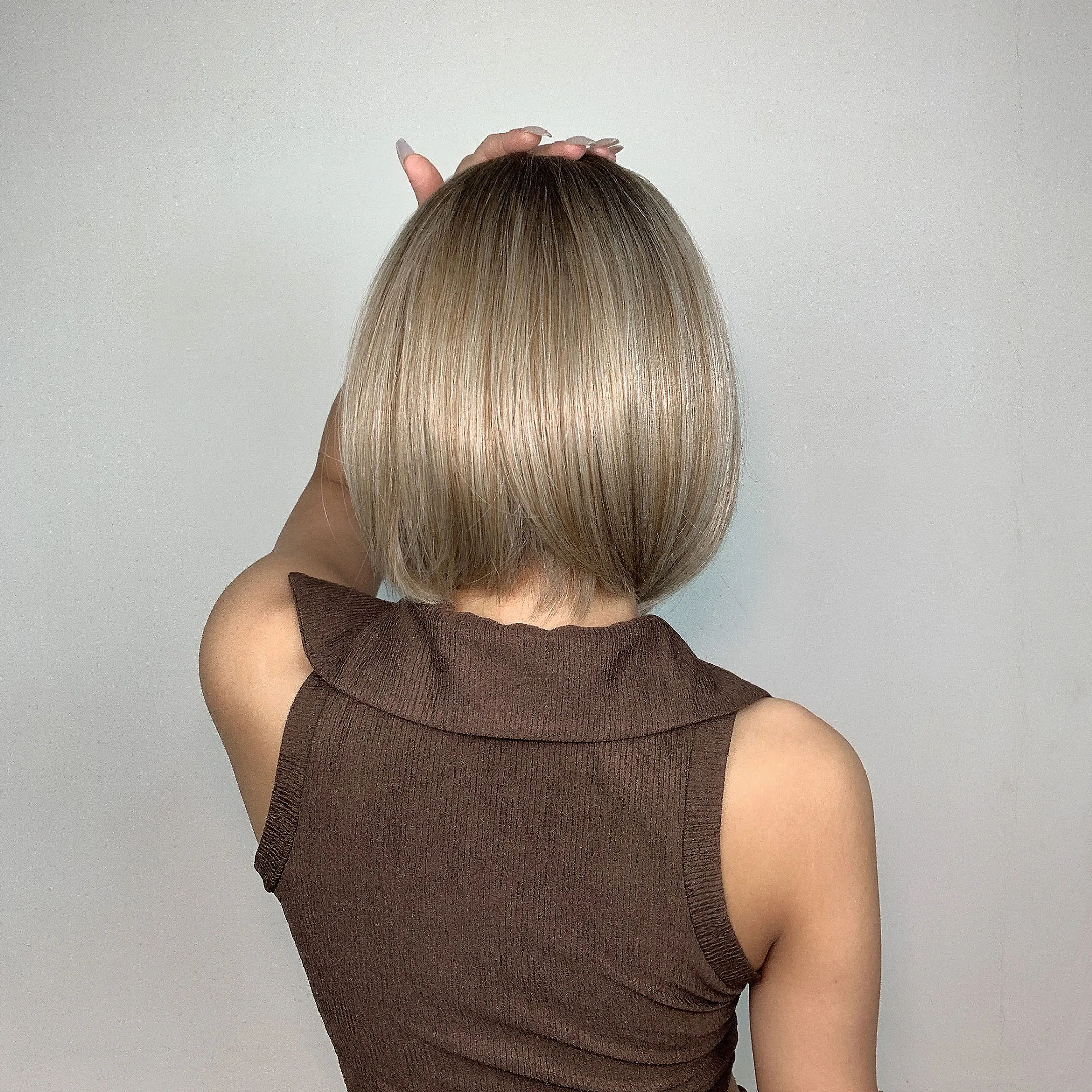 HENRY MARGU Short Straight Ombre Brown Blonde Bob Wig With Bangs Synthetic Hair Wig for Women Cosplay Lolita Heat Resistant