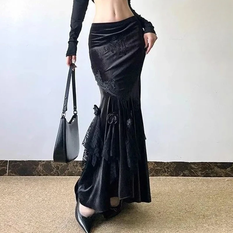 

French velvet stitching skirt retro Joker skirt female new spring and autumn new fashion black lace Gothic fishtail dress.