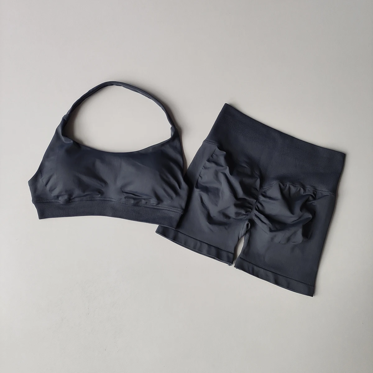 2-teiliger Yoga-Anzug für Damen, nahtlose Fitness-Gym-Kleidung, Neckholder-Sport-BH, passende Shorts, Workout-Set, Gym-Outfit – Detail 25