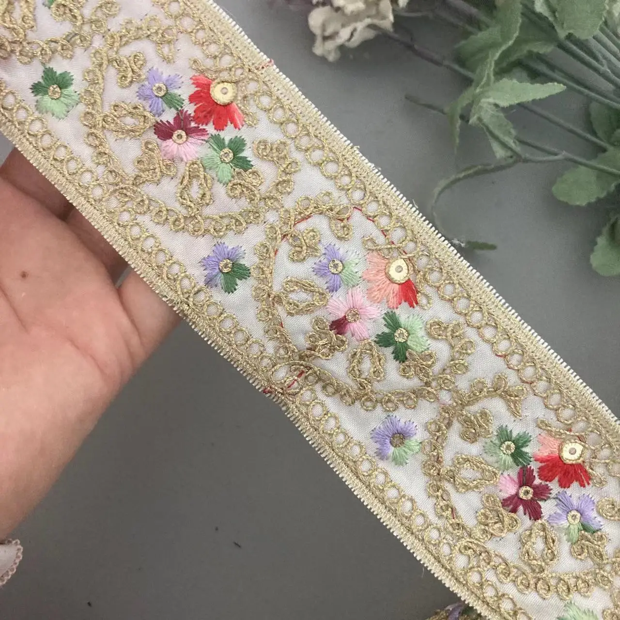 

New 1 Yards White 5cm Vintage Ethnic Fabric Trim Ribbon Flower Sequins Embroidery Computer Embroidery Belt Accessories