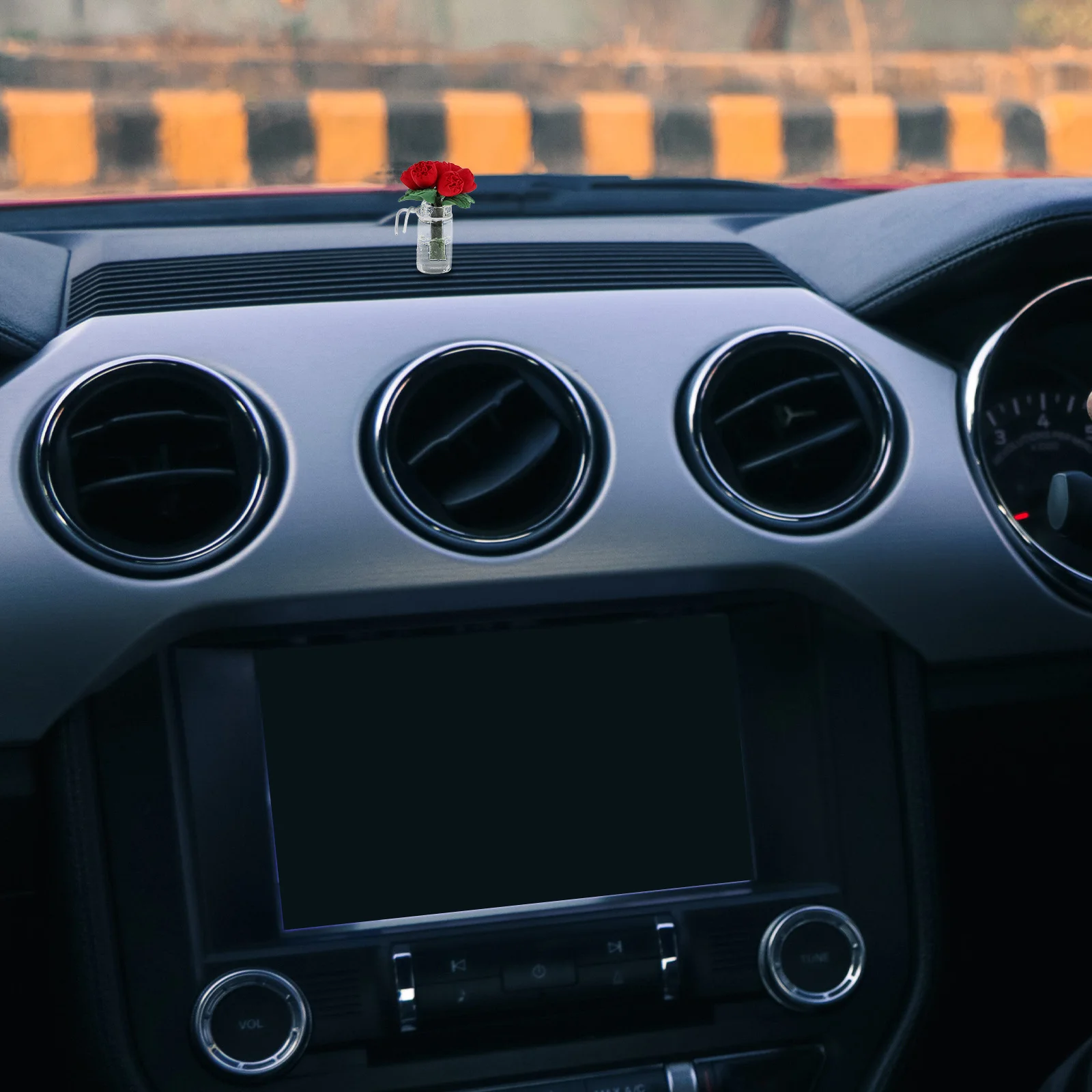 

Miniature Rose Vase Plastic Car Interior Decoration Dashboard Ornament Compact Sculpture Tabletop Craft Vehicle Decor