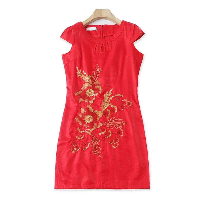 Vestido Corto Floral Bordado con Lentejuelas