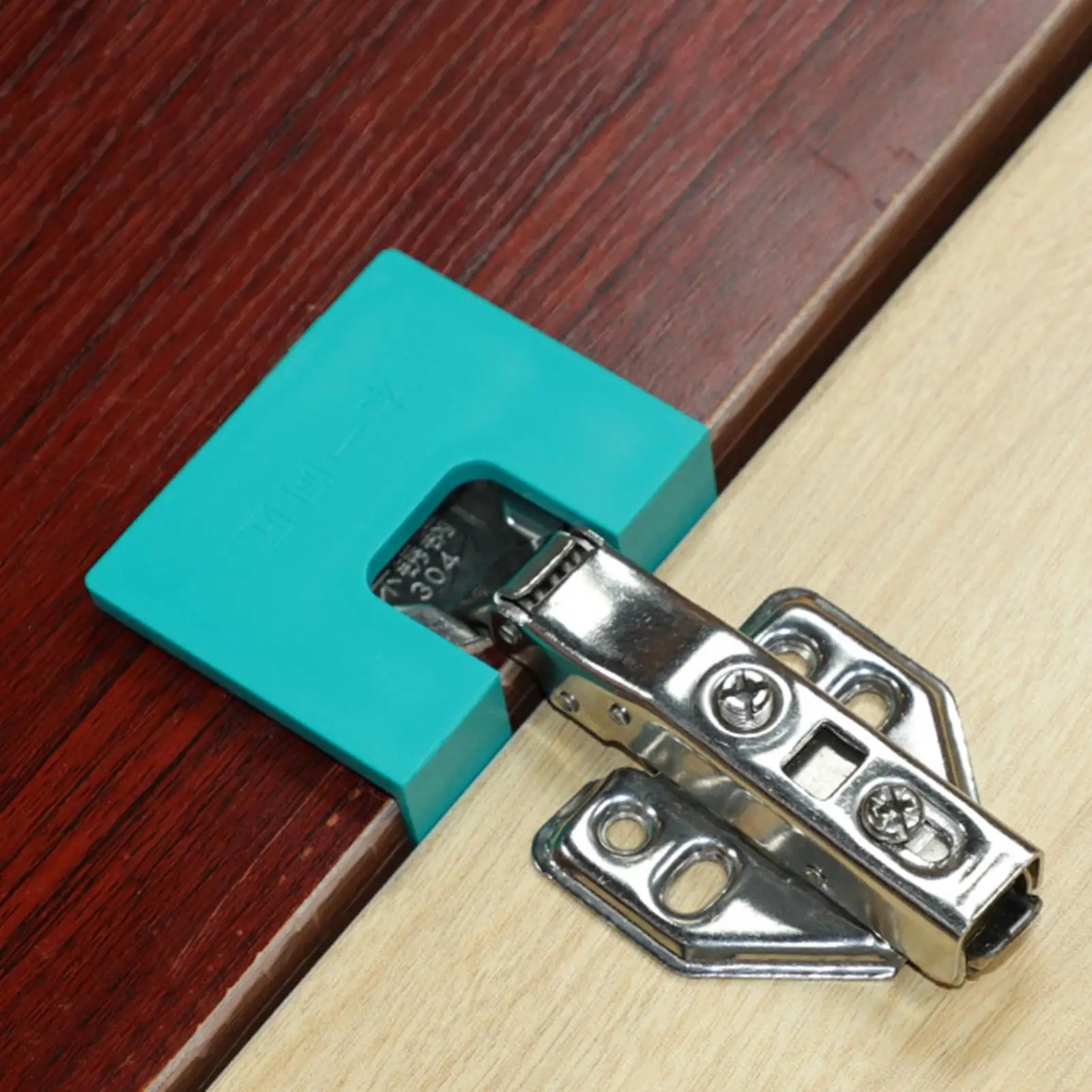 

Hinge Installation Positioning Piece with Magnetic Woodworking Quick Installation Point Fixed Plate for Cabinet Door Panel Hinge