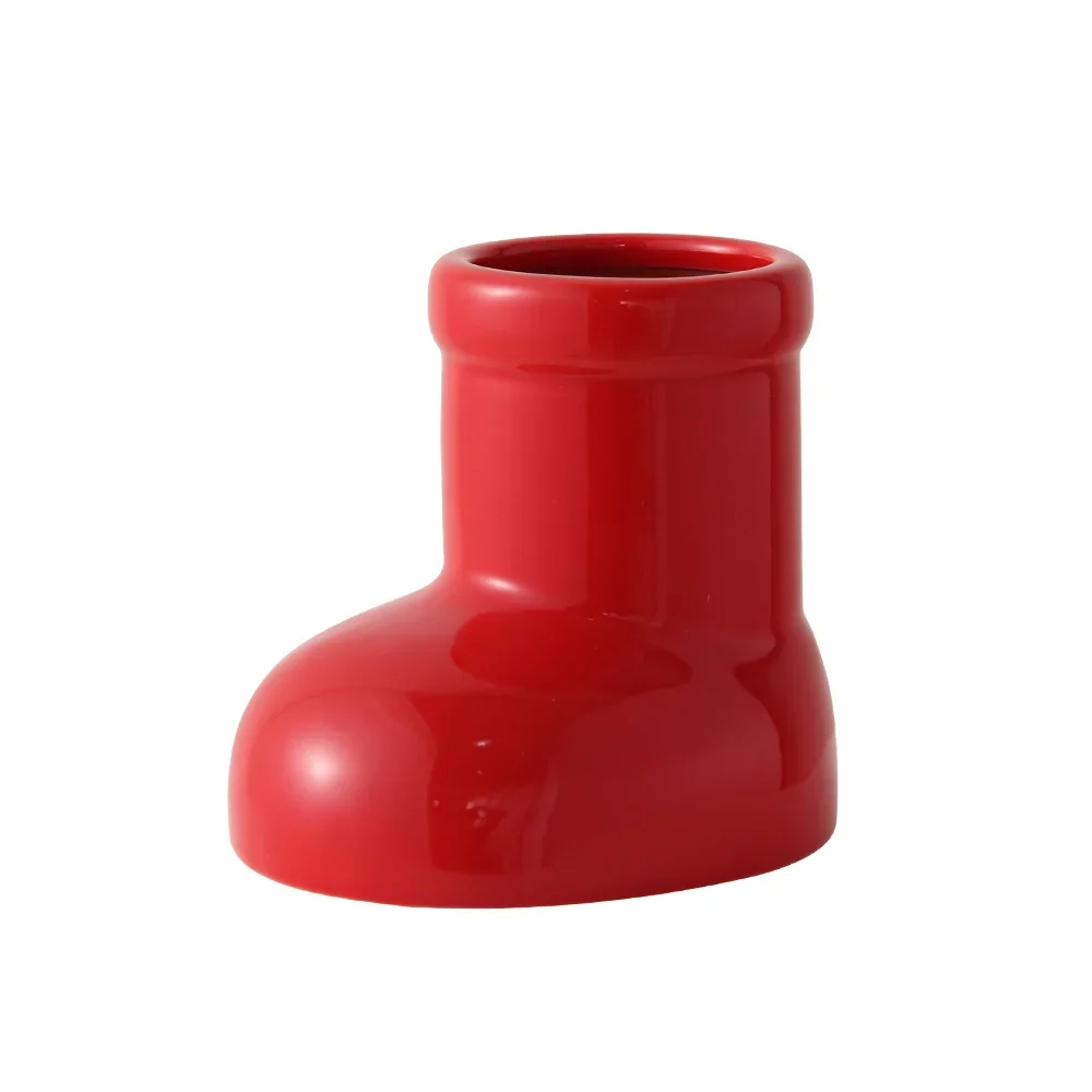 Ceramic pen holder, high-value desktop makeup brush, storage cylinder, big red shoes, small vase, cute ornament.