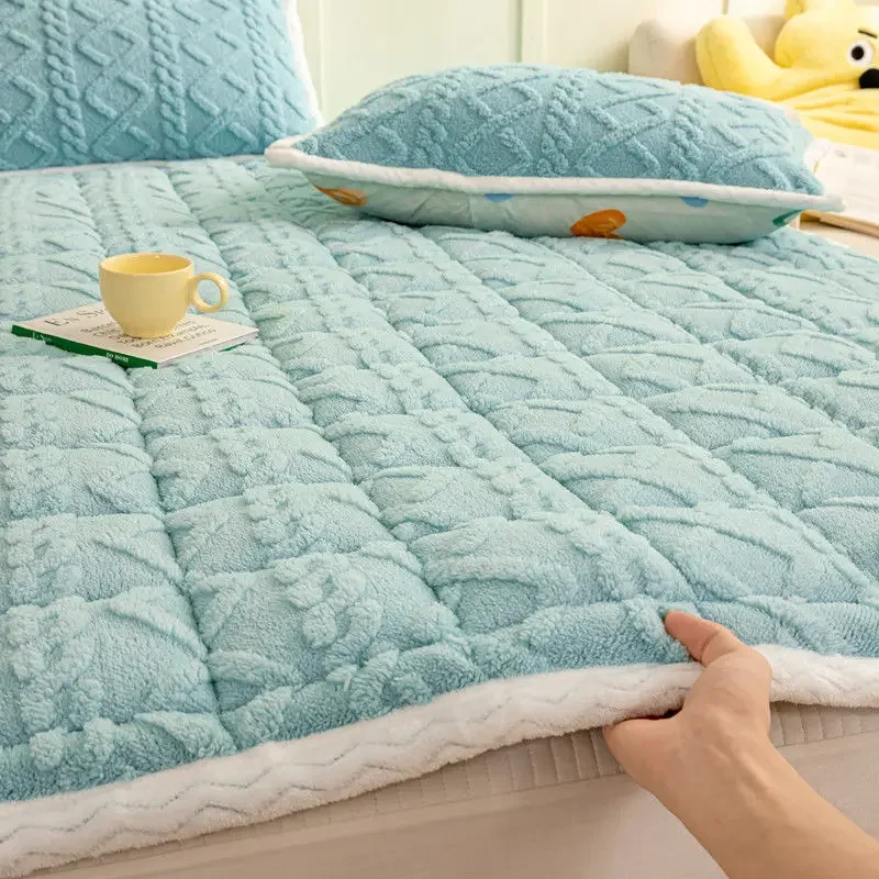 

Winter Plush Soft Mattress Toppers Dormitory Single Double Bedspread Home Non-slip Mattress Cover Bed Sheet Thin Fold Tatami Mat