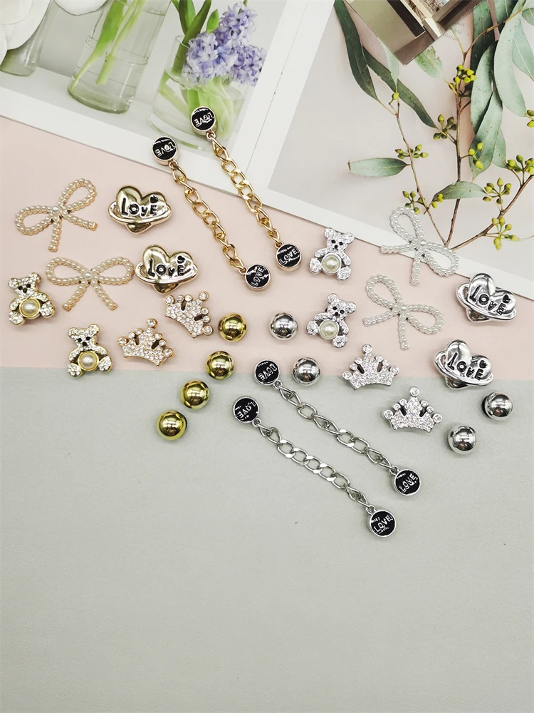 14-teiliges Set Harz-Schleifenketten Schuh-Charms DIY-Zubehör Glitzernde Kronen-Clogs Schuhschnallen-Dekorationen Abnehmbare Bären-Herz-Schuhclips