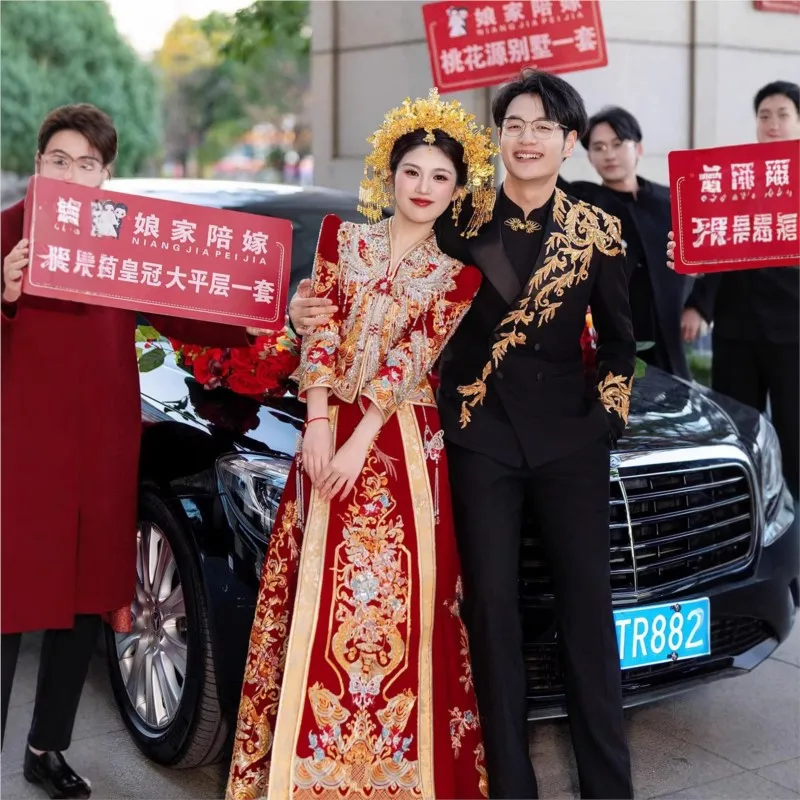 

Heavy Industry Bride's new dragon and phoenix wedding dress a Chinese-style for brides
