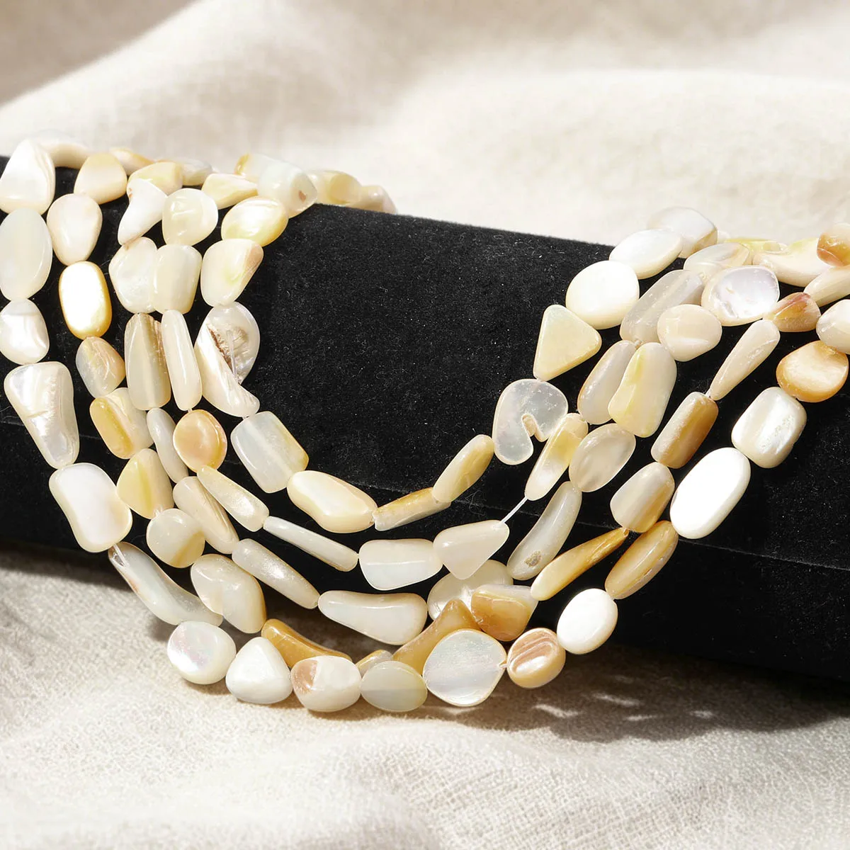 4x6mm 16Pcs Warm Tone Irregular Natural Mother of Pearl Loose Shell Beads Suitable for Jewellery-Making Diy Craft Accessories