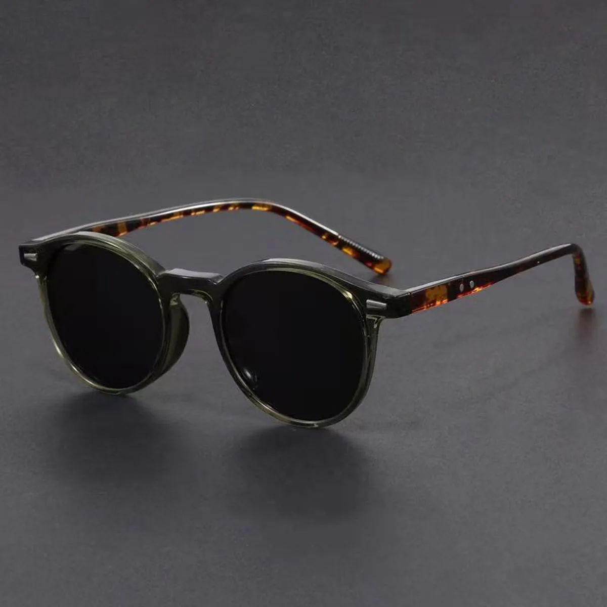 1PC Ultra-light Sunglasses Round Frame UV Sunglasses Retro Fashion Ladies Sunglasses Men's Sunglasses