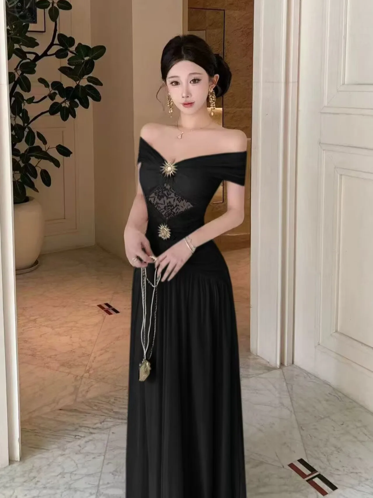 

Elegant Sexy One-Shoulder Evening Dress Slimming High Waist Floor-Length Skirt for Women Summer Season X-Shape Bodycon Dress