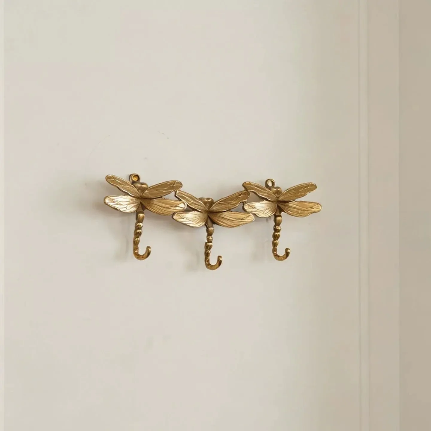 Wall Mounted Creative Brass Key Hook Clothes Hook Three Dragonfly Appearance Keychain Entryway Wall Decor Jewelry Hanger Vintage