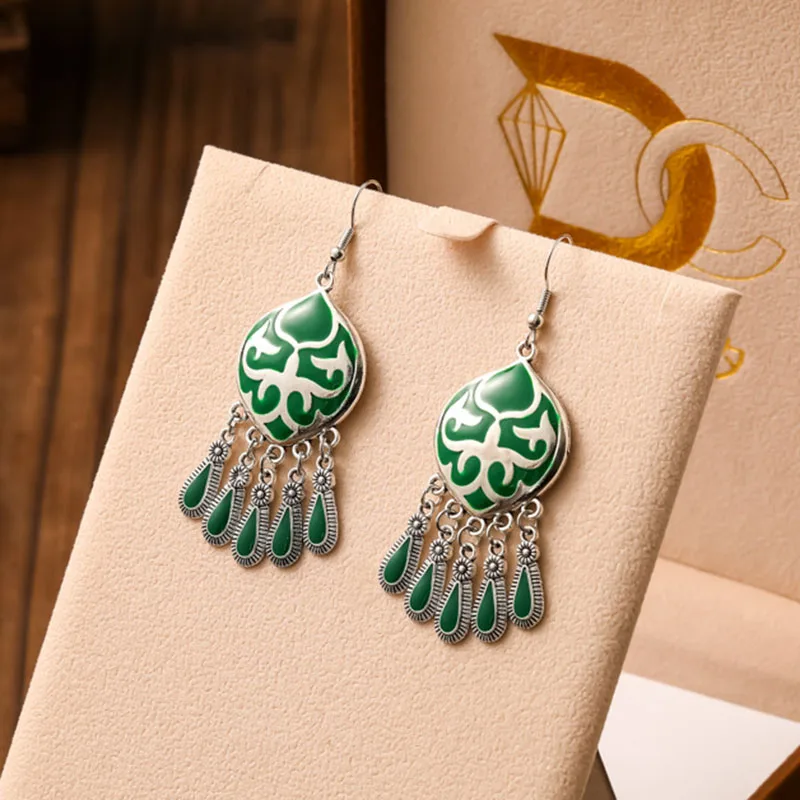 

Green Enamle Ethnic Earrings for Women Vintage Silver Color Metal Leaf Water Drop Tassel Earring Party Vacation Daily Jewelry