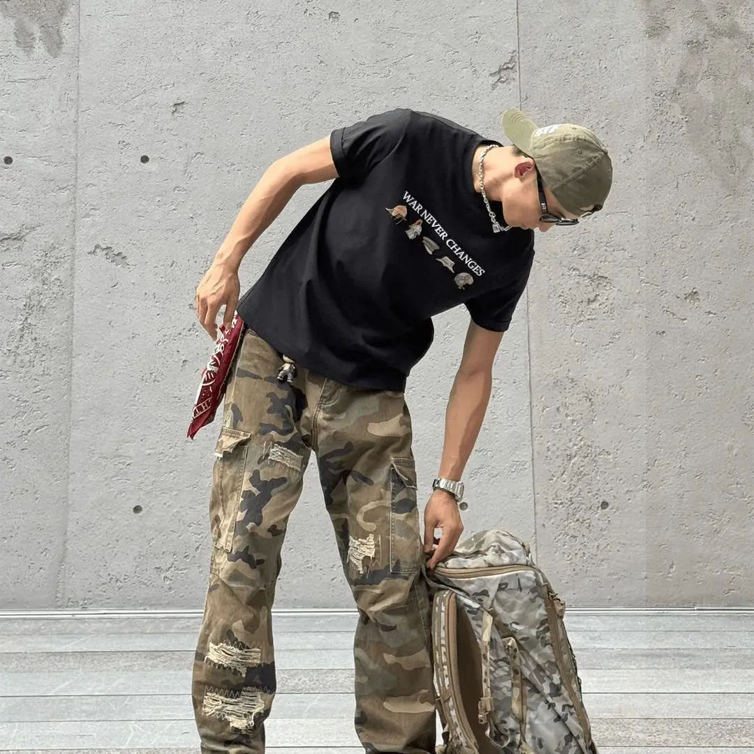 Kaus Lengan Pendek Merek Tren Amerika Sejarah Evolusi Helm Kaus Leher Kru Katun Longgar Kasual Pria Musim Panas Pakaian Jalanan