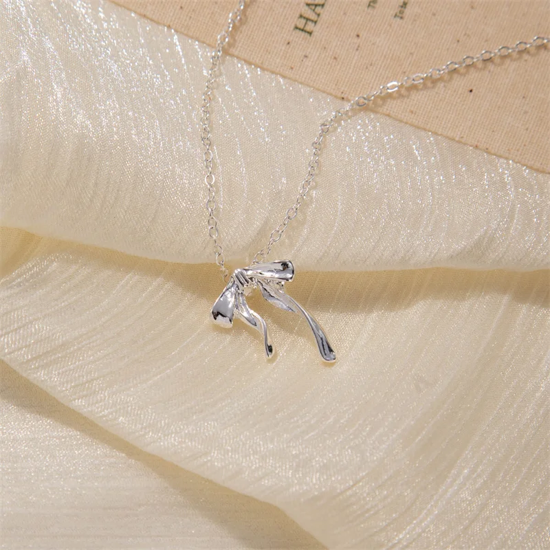 Exquisite Clavicle Chain Elegant Scrub Bow Pendant Necklace For Women Girls Temperament Collar Chain Korean Student image 5