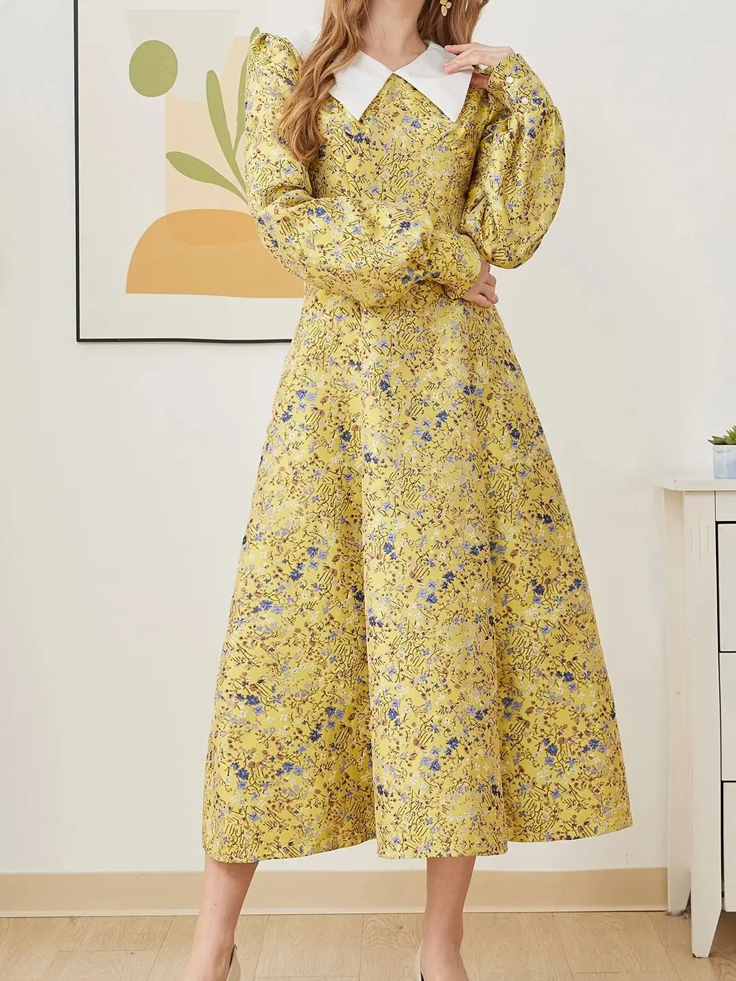 

Luxurious Heavy Embroidery Flowy Yellow Striped Contrast Collar Mandarin Sleeve French Elegant Autumn-Winter Style Long Dress