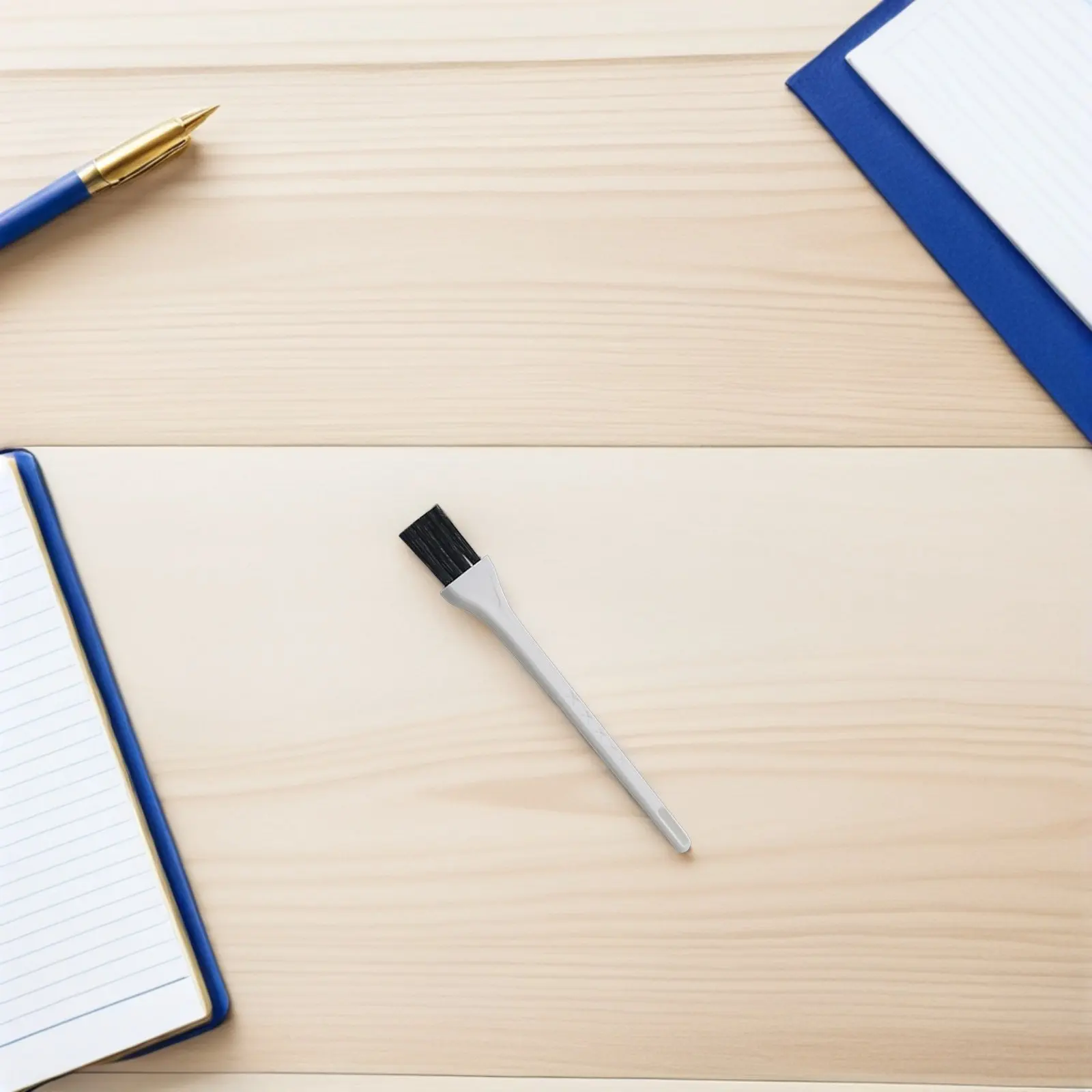 

Антистатическая портативная нейлоновая щетка для чистки клавиатуры, компьютера, ноутбука, вентилятора, салона автомобиля и труднодоступных мест от мелкого пыли