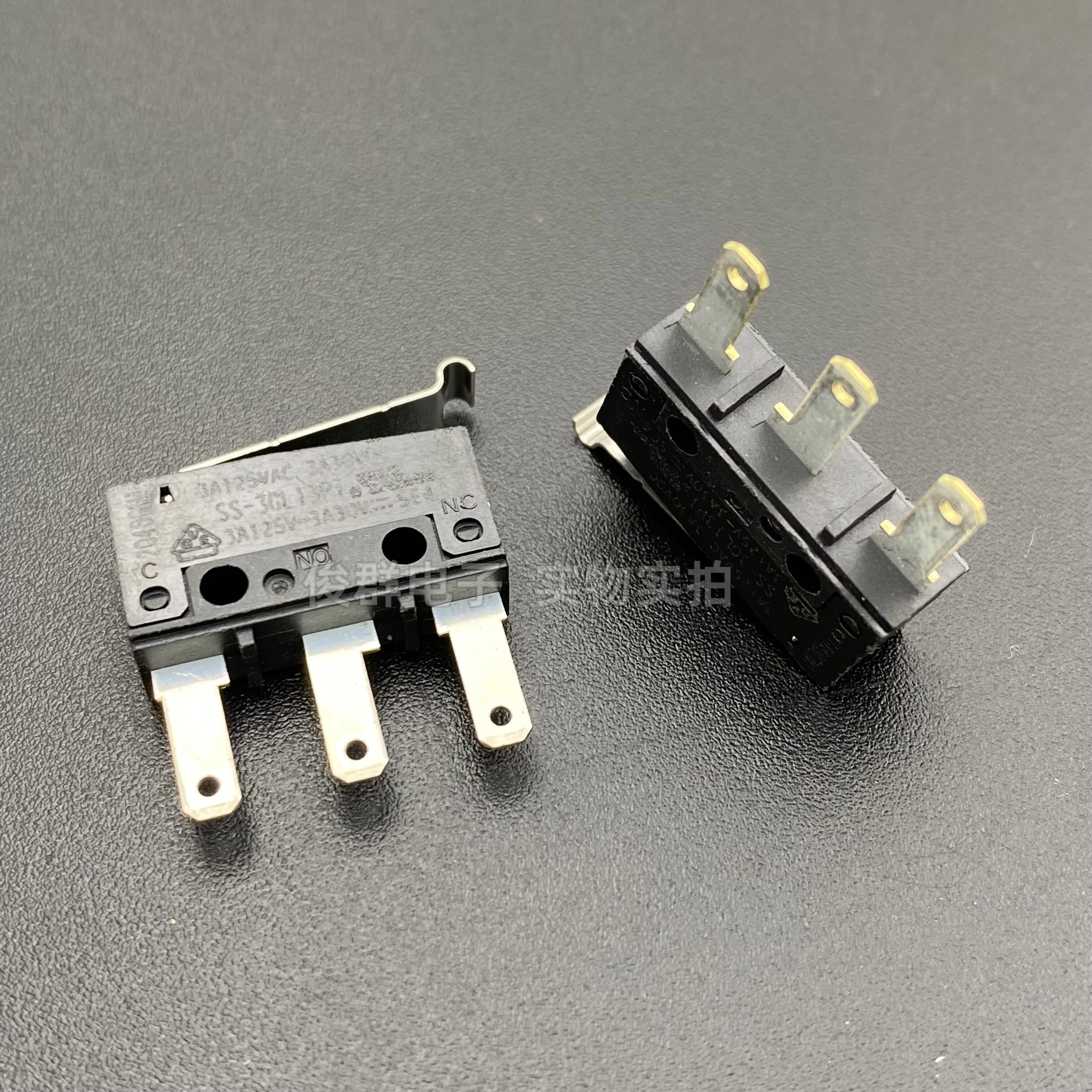 5PCS/ SS-3GL13PT micro switch 3-pin r handle 3A125VAC detection reset limit key
