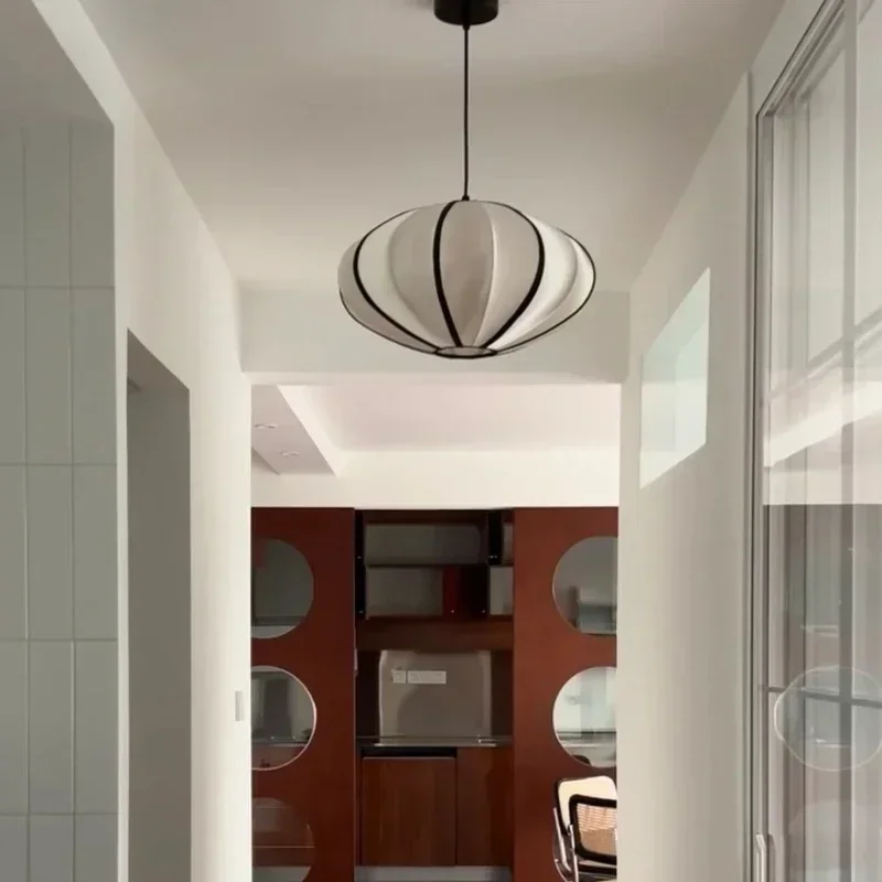 SANDYHA Retro Minimalist White Pendant Light LED Hanging Lamp for Dining Table Living Room Bedroom Ceiling Chandeliers Home