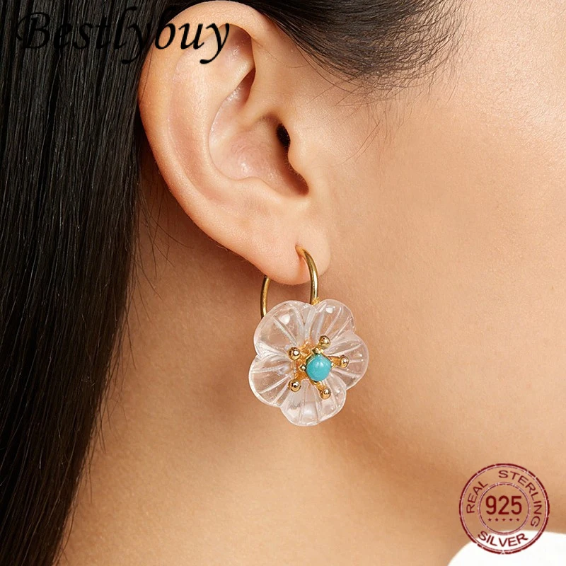 

Натуральные бирюзовые серьги из серебра S925 с позолотой 18K, модные, с кристаллами, резные, для женщин, легкая роскошь, французский стиль, красивый подарок