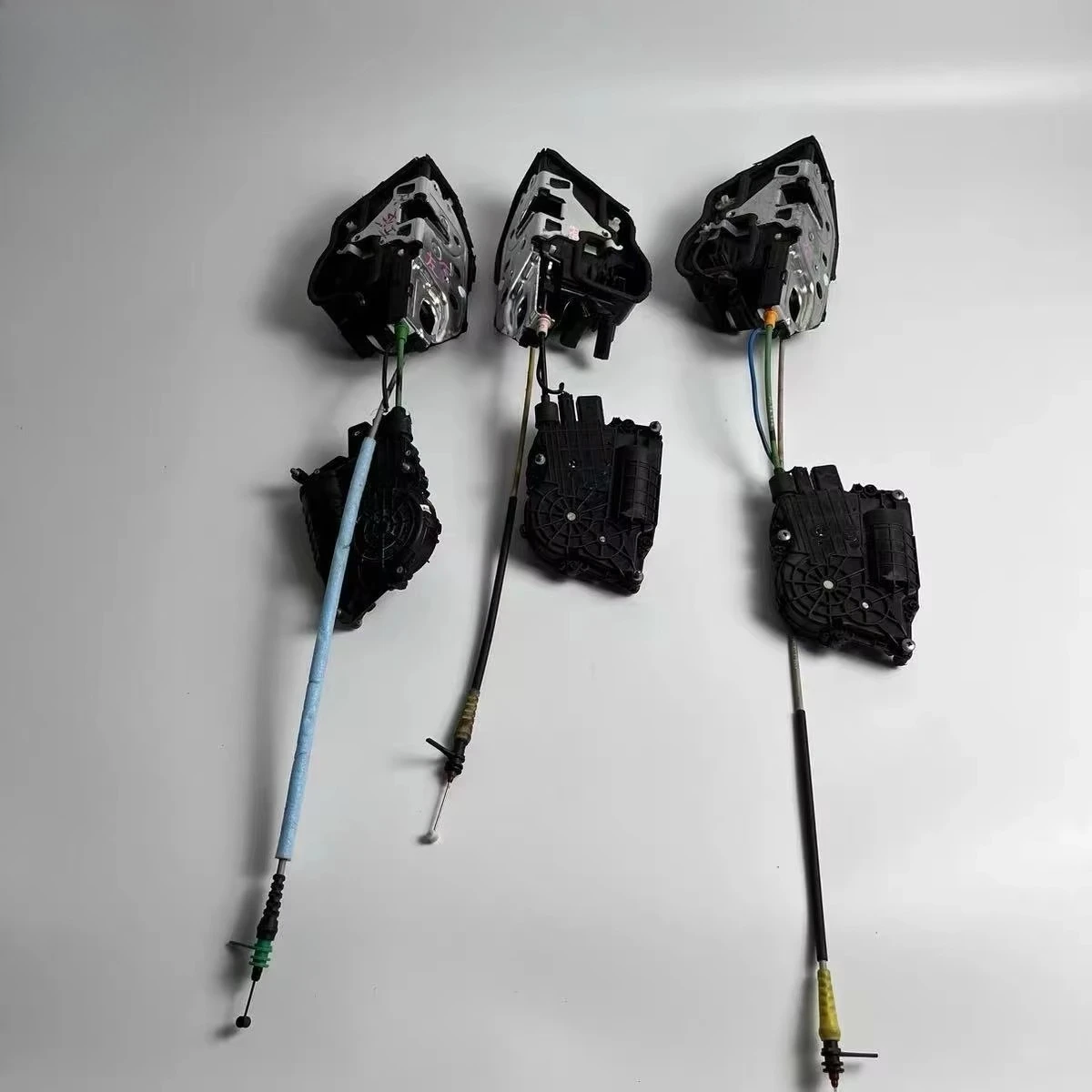 

Suitable for Rolls-Royce Dawn Ghost original high-quality second-hand front and rear door lock block locking system