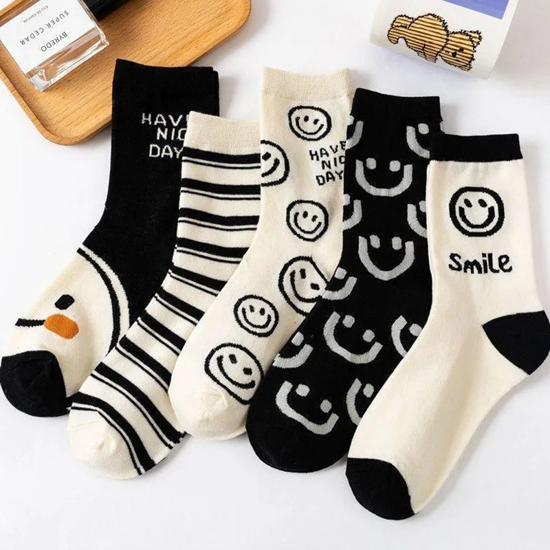 

5 pairs Spring and Autumn Winter Smiley Cartoon Academy Socks